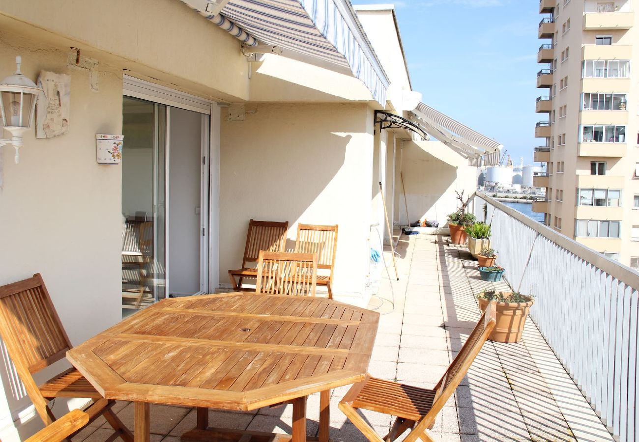 Sète centre-ville archipel-de-thau thau-conciergerie terrasse parking