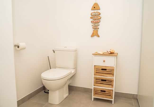 Appartement à Sète - Sète, Beau T4, proche plages, terrasse et parking Appartement à Sète - Sète, Beau T4, proche plages, terrasse et parking