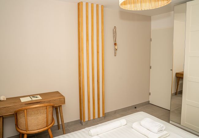 Appartement à Sète - Sète, Beau T4, proche plages, terrasse et parking Appartement à Sète - Sète, Beau T4, proche plages, terrasse et parking