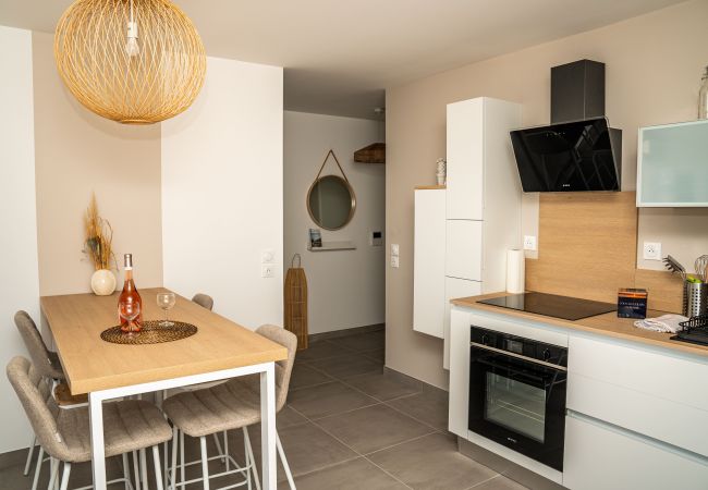 Appartement à Sète - Sète, Beau T4, proche plages, terrasse et parking Appartement à Sète - Sète, Beau T4, proche plages, terrasse et parking