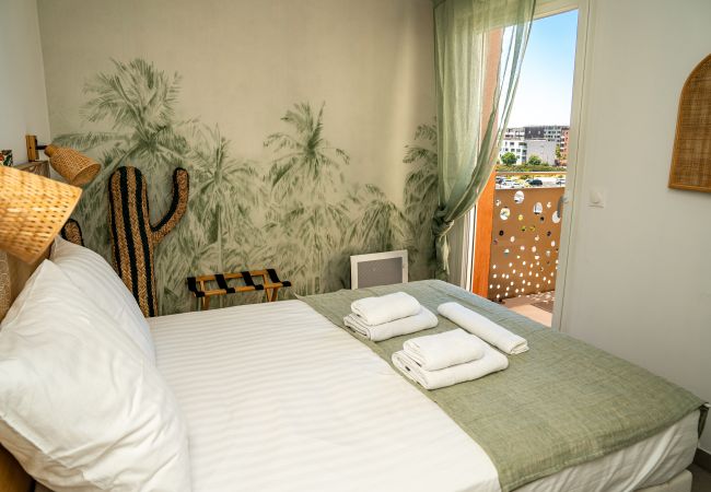 Appartement à Sète - Sète, Beau T4, proche plages, terrasse et parking Appartement à Sète - Sète, Beau T4, proche plages, terrasse et parking