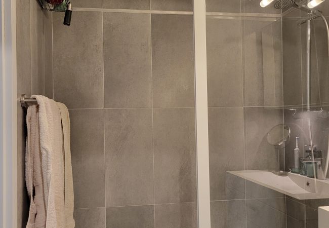 Appartement à Sète - Beau T3 au calme, vue mer imprenable Appartement à Sète - Beau T3 au calme, vue mer imprenable