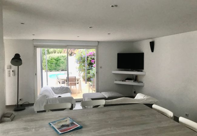 Villa à Sète - Villa en 1ère ligne sur l’Étang de Thau – Piscine Villa à Sète - Villa en 1ère ligne sur l’Étang de Thau – Piscine
