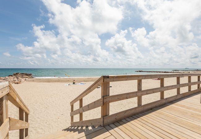 Appartement à Frontignan - REVE DE MER, Duplex 6 pers en bord de plage. Appartement à Frontignan - REVE DE MER, Duplex 6 pers en bord de plage.