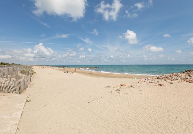 Appartement à Frontignan - REVE DE MER, Duplex 6 pers en bord de plage. Appartement à Frontignan - REVE DE MER, Duplex 6 pers en bord de plage.