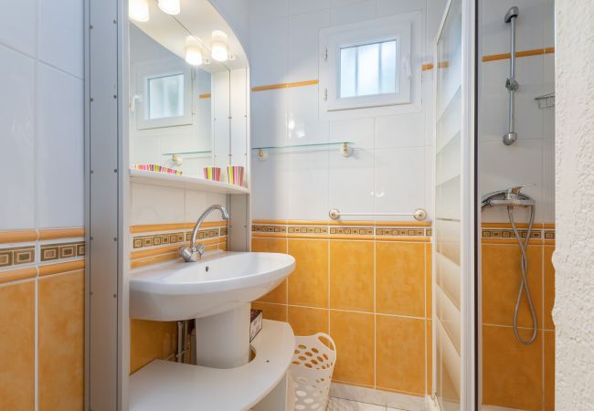 Appartement à Frontignan - REVE DE MER, Duplex 6 pers en bord de plage. Appartement à Frontignan - REVE DE MER, Duplex 6 pers en bord de plage.