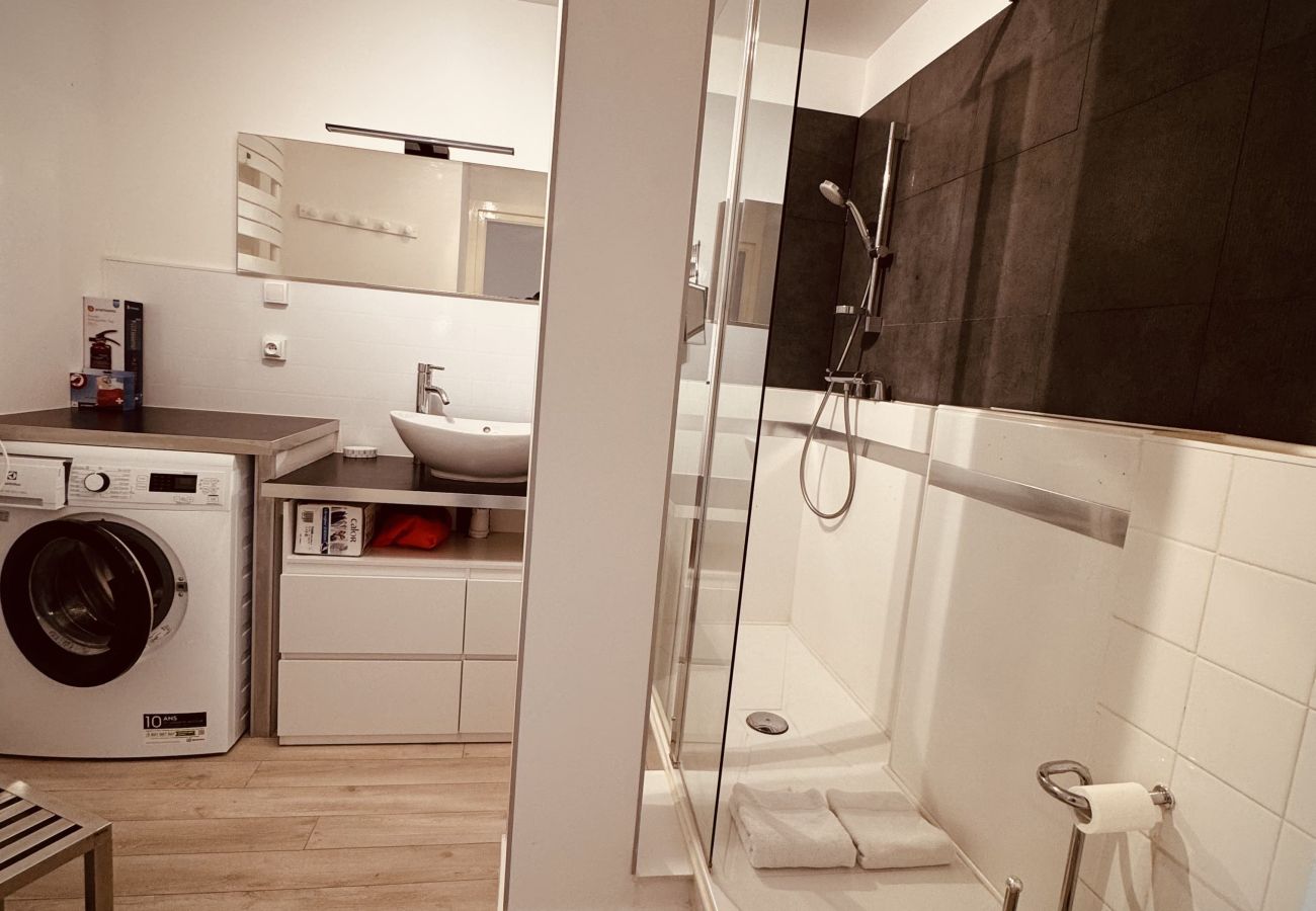 Appartement à Sète - L’Hippopotame rose – Duplex avec terrasse sur la M