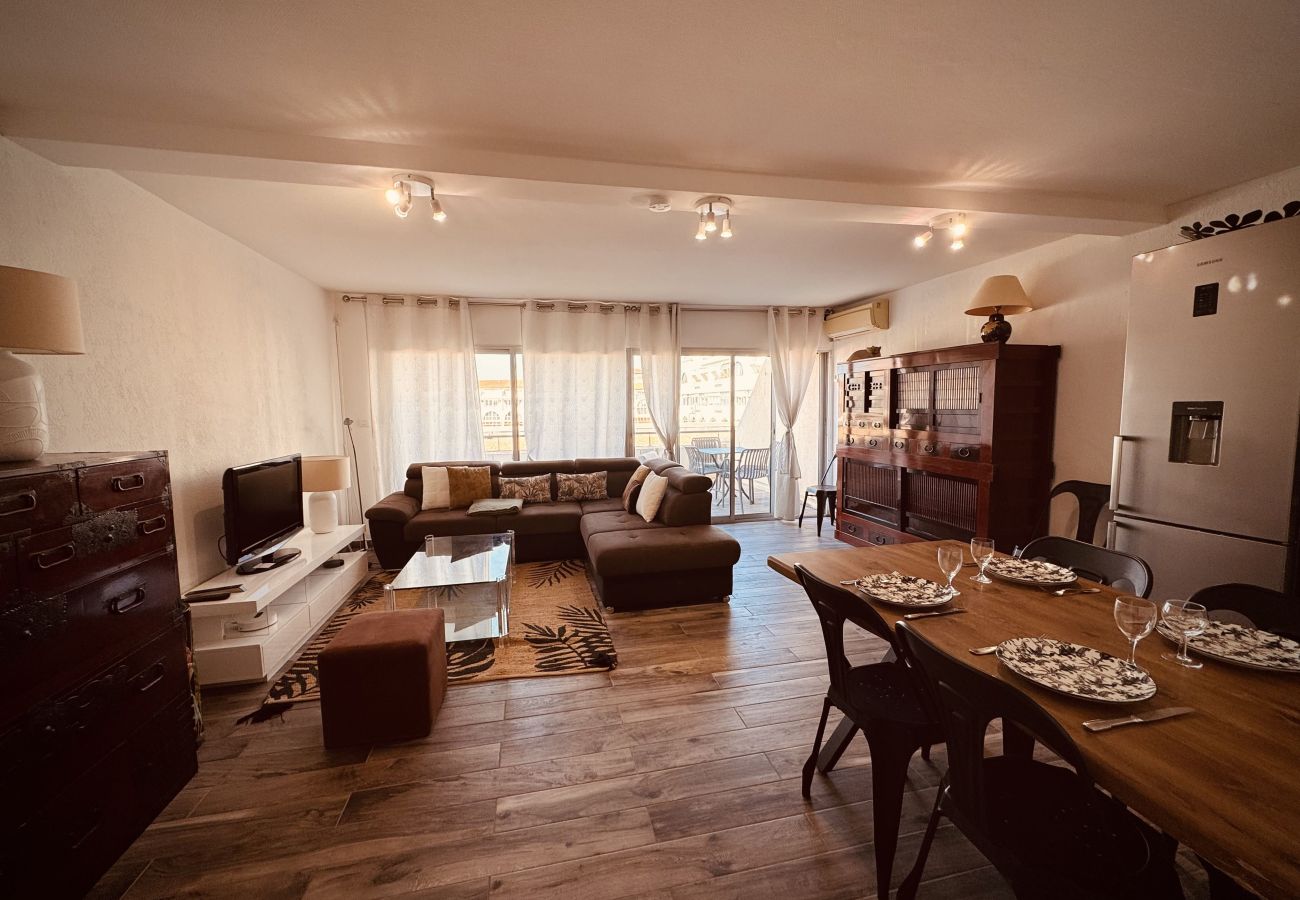 Appartement à Sète - L’Hippopotame rose – Duplex avec terrasse sur la M