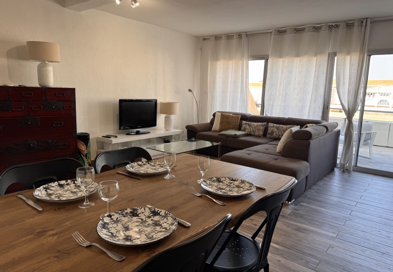Appartement à Sète - L’Hippopotame rose – Duplex avec terrasse sur la M