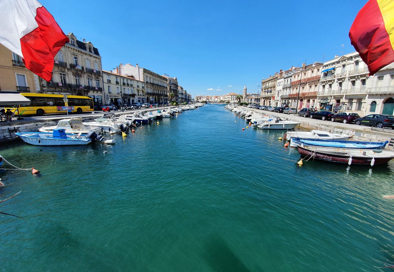 Townhouse in Sète - Triplex avec terrasse en rooftop, au coeur de Sète