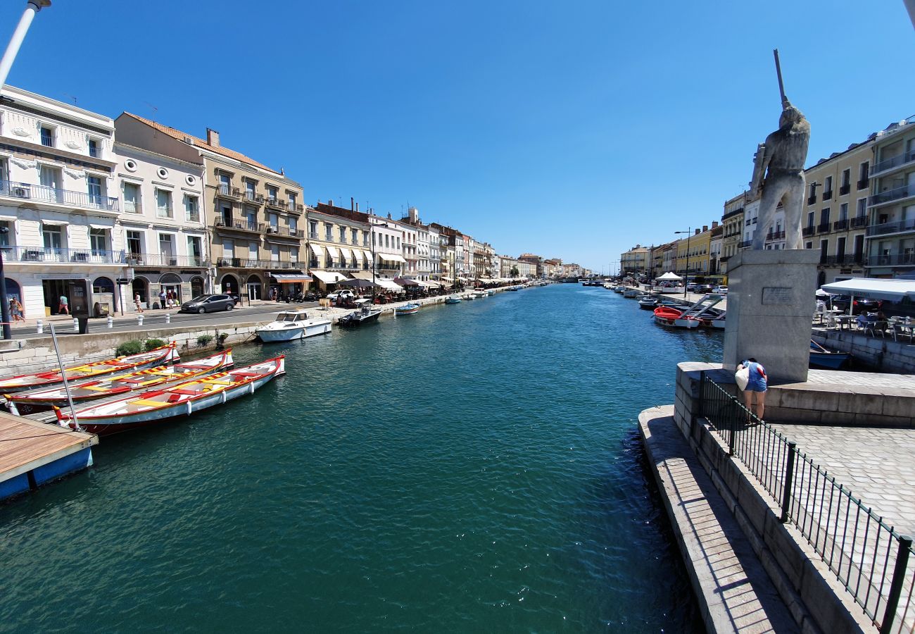 Townhouse in Sète - Triplex avec terrasse en rooftop, au coeur de Sète