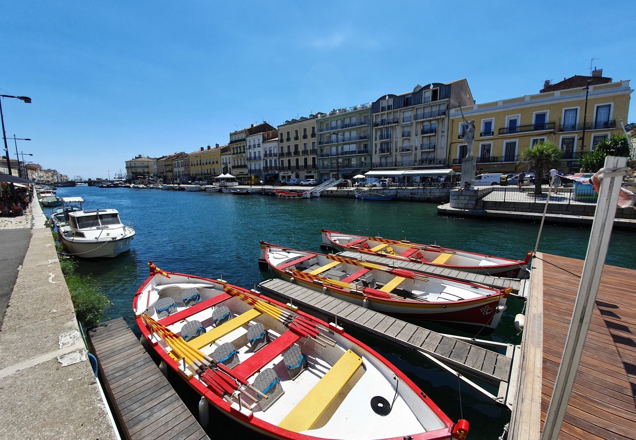 Townhouse in Sète - Triplex avec terrasse en rooftop, au coeur de Sète