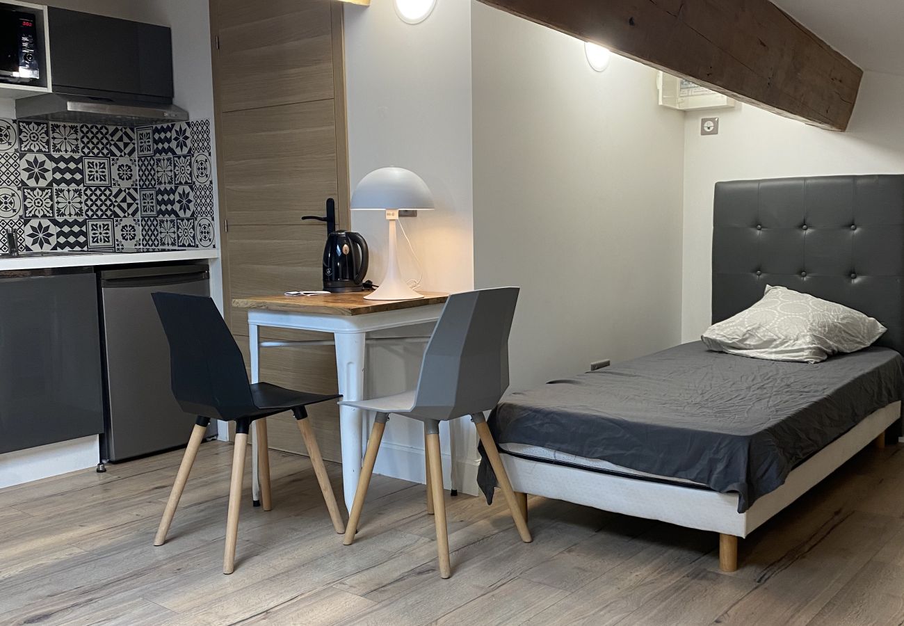 Rent by room in Frontignan - Frontignan - Studio n°7 en co-living.