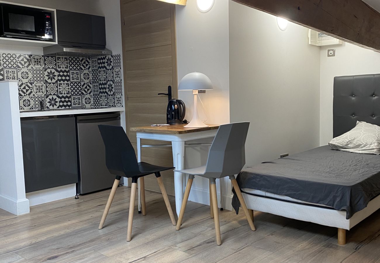 Rent by room in Frontignan - Frontignan - Studio n°7 en co-living.