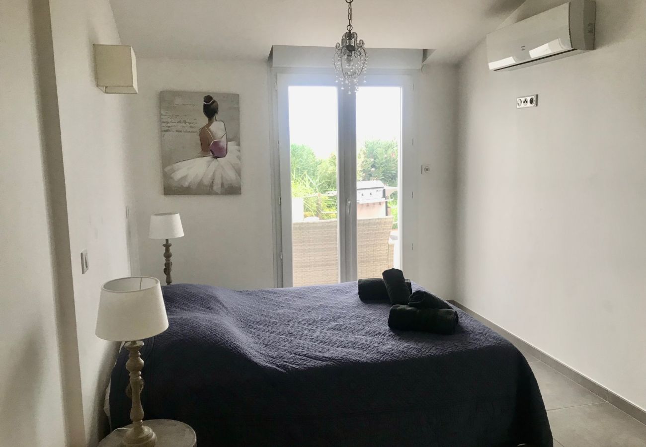 Villa in Sète - Villa en 1ère ligne sur l’Étang de Thau – Piscine