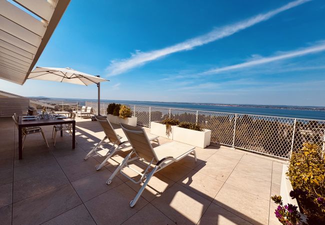 Apartment in Sète - Duplex de standing face à l’étang de Thau