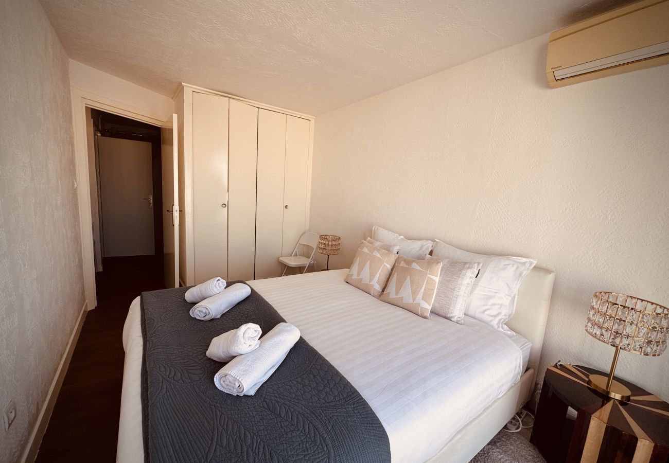 Apartment in Sète - L’Hippopotame rose – Duplex avec terrasse sur la M