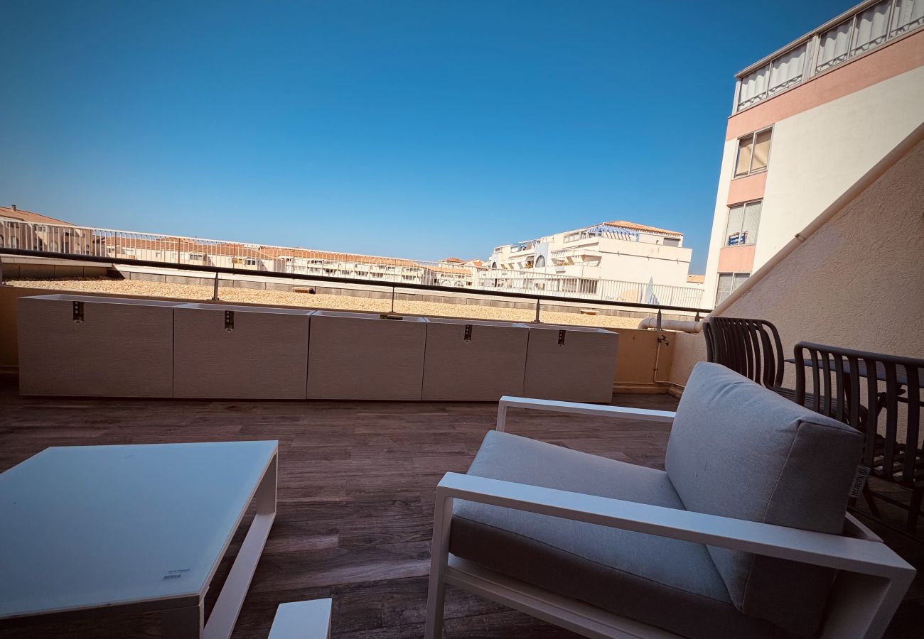 Apartment in Sète - L’Hippopotame rose – Duplex avec terrasse sur la M